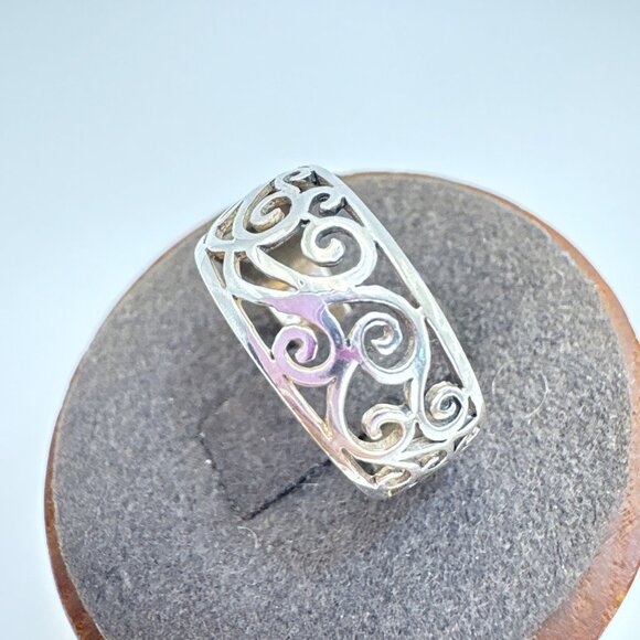 VTG Solid Sterling Silver 925 Filigree Scroll Design Tapered Band Ring Size 6.75 - Picture 5 of 9